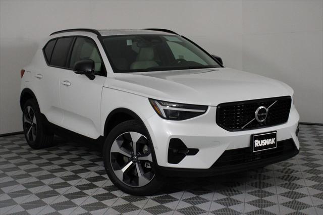 new 2025 Volvo XC40 car, priced at $48,315