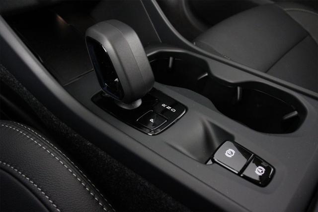 new 2025 Volvo XC40 car, priced at $46,035
