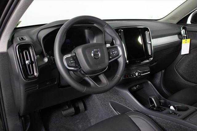 new 2025 Volvo XC40 car, priced at $46,035
