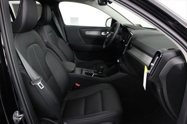 new 2025 Volvo XC40 car, priced at $46,035