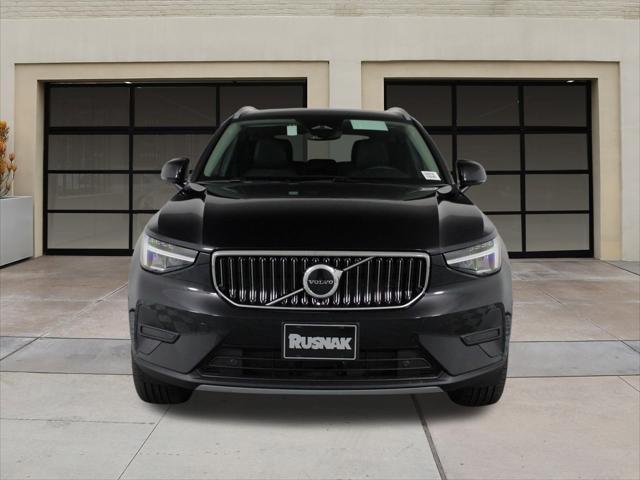 new 2025 Volvo XC40 car, priced at $46,035
