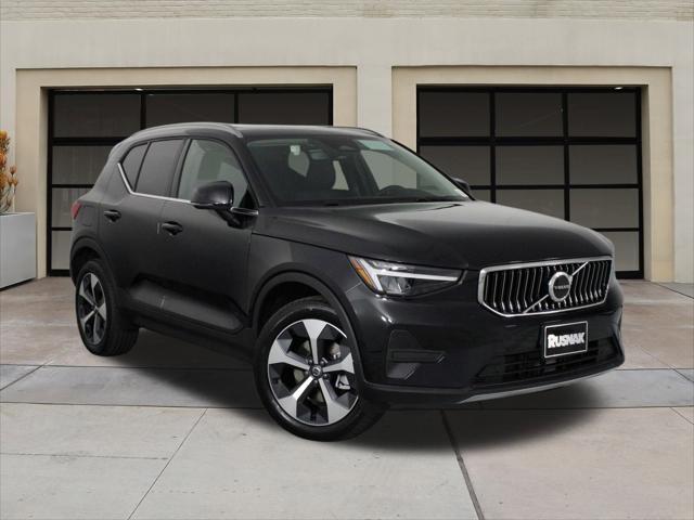 new 2025 Volvo XC40 car, priced at $46,035