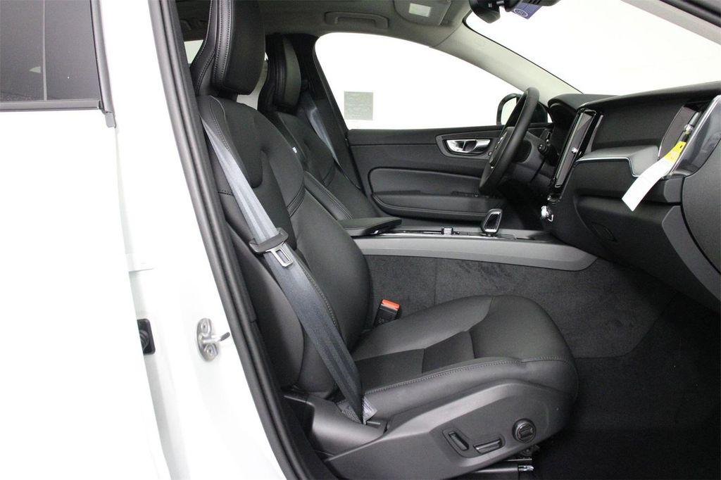 new 2025 Volvo XC60 car, priced at $39,095