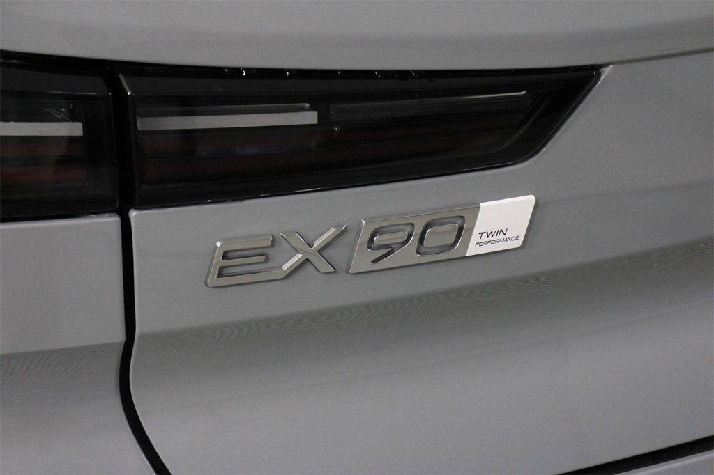 new 2025 Volvo EX90 car, priced at $89,595