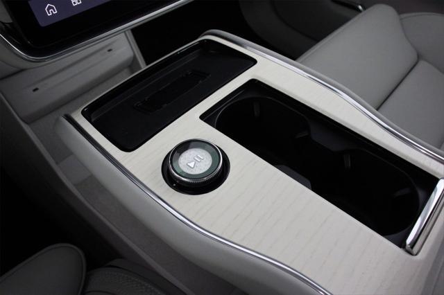new 2025 Volvo EX90 car, priced at $89,595