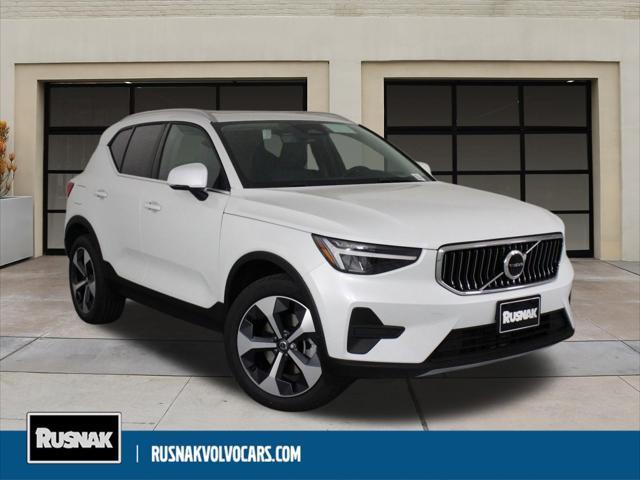 new 2025 Volvo XC40 car, priced at $46,015