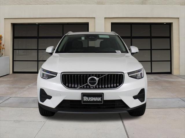 new 2025 Volvo XC40 car, priced at $46,015