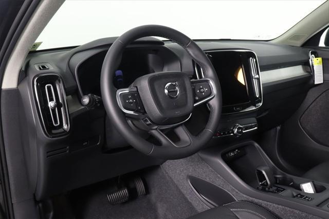 new 2025 Volvo XC40 car, priced at $46,015