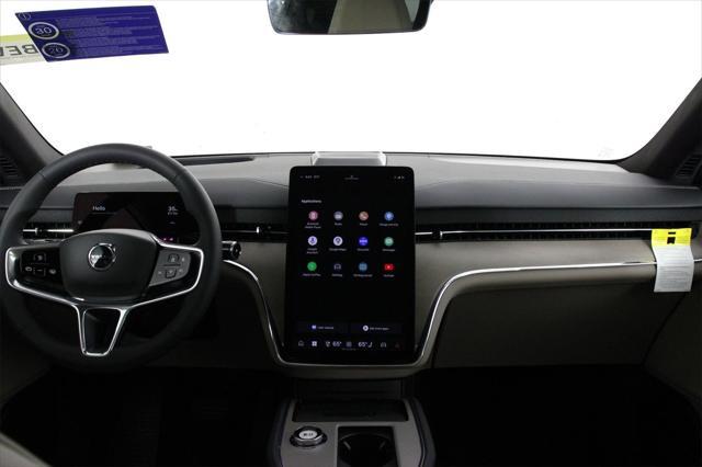 new 2025 Volvo EX90 car, priced at $82,090