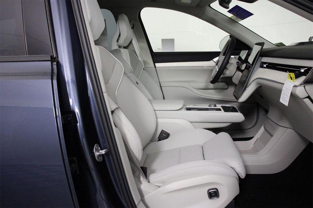 new 2025 Volvo EX90 car, priced at $94,885