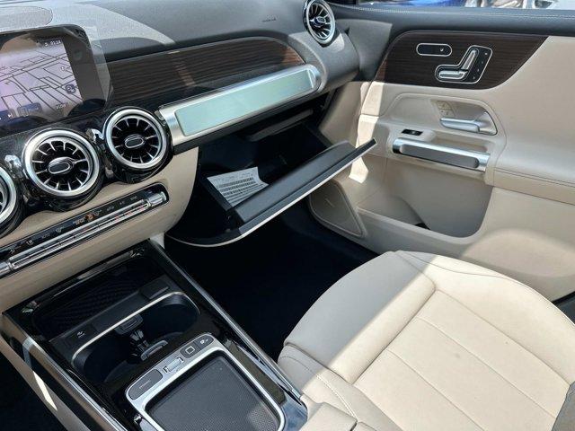 new 2025 Mercedes-Benz GLB 250 car, priced at $53,590