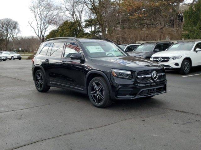 new 2024 Mercedes-Benz GLB 250 car, priced at $53,690