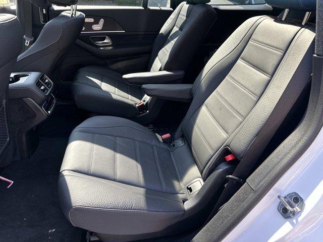 new 2025 Mercedes-Benz GLS 450 car, priced at $103,200