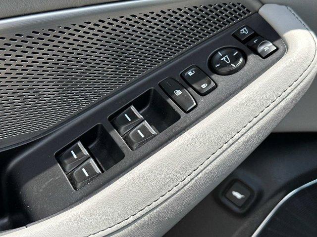 used 2023 Acura MDX car, priced at $41,890