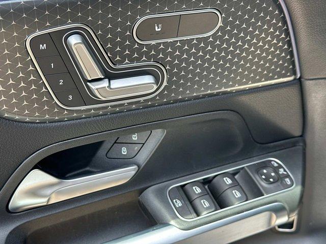 new 2025 Mercedes-Benz GLB 250 car, priced at $49,595