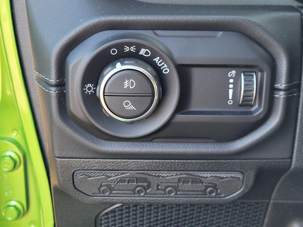 new 2025 Jeep Gladiator car, priced at $52,995