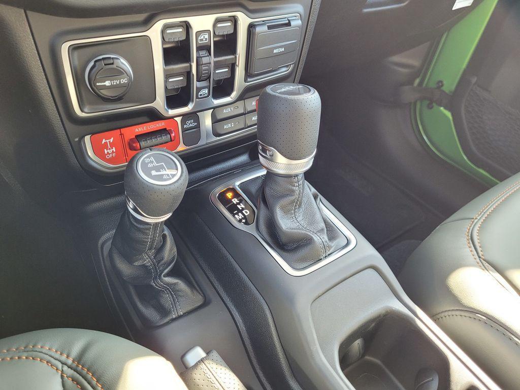 new 2025 Jeep Gladiator car, priced at $52,995