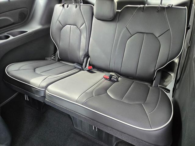 new 2025 Chrysler Pacifica Hybrid car, priced at $57,495