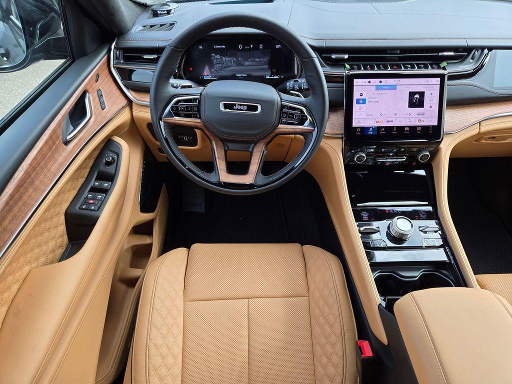 new 2025 Jeep Grand Cherokee car, priced at $66,995
