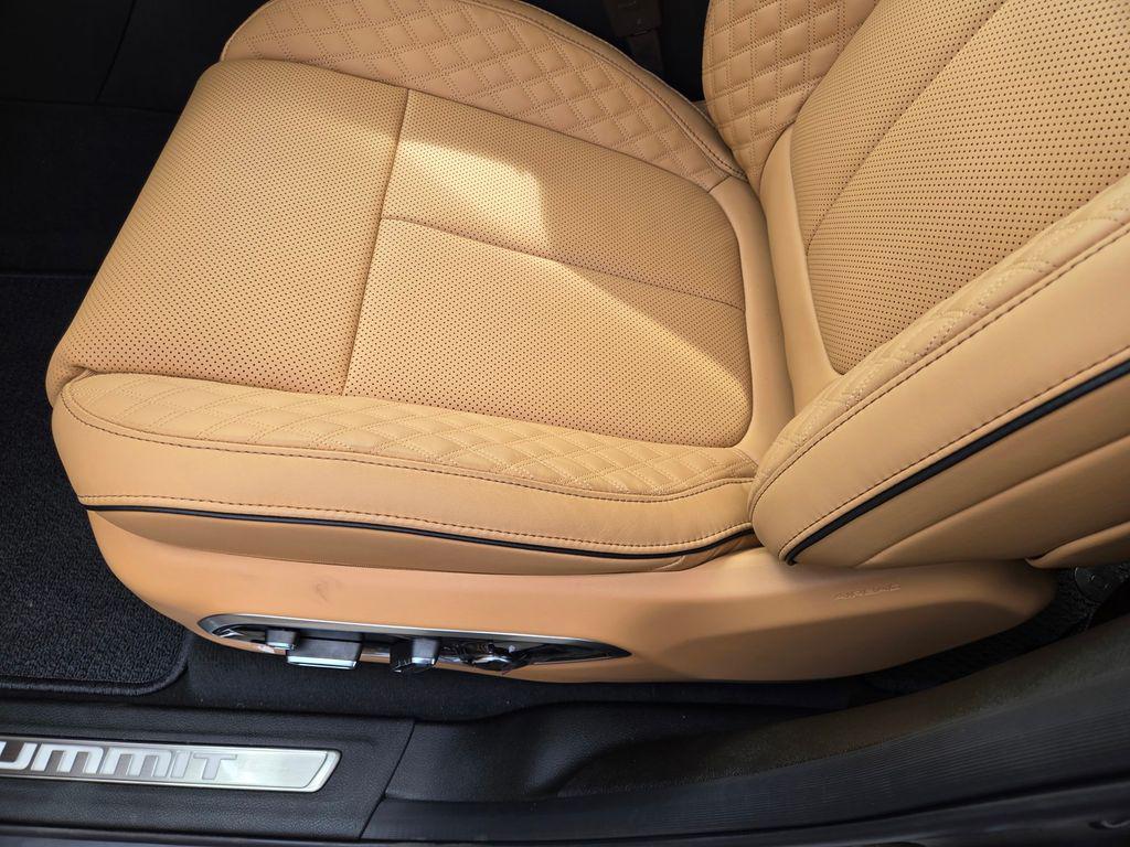 new 2025 Jeep Grand Cherokee car, priced at $66,995