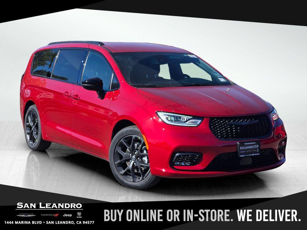 new 2026 Chrysler Pacifica car, priced at $44,995