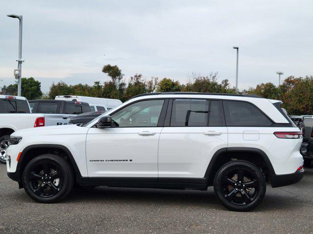 used 2023 Jeep Grand Cherokee car, priced at $39,995