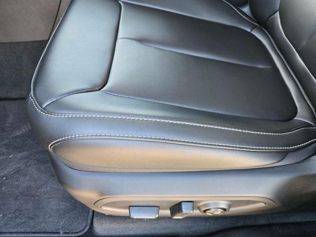 new 2025 Jeep Grand Cherokee car, priced at $49,995