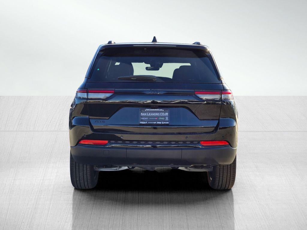 new 2025 Jeep Grand Cherokee car, priced at $49,995