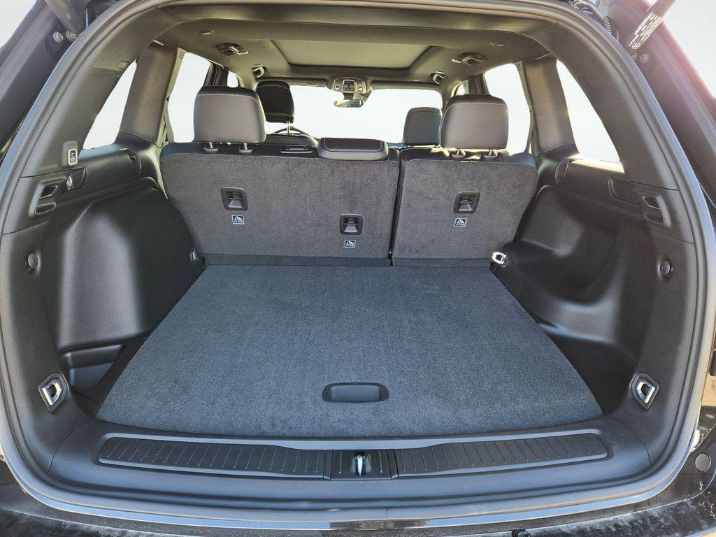 new 2025 Jeep Grand Cherokee car, priced at $49,995