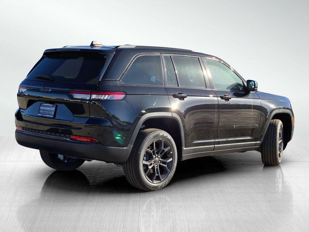 new 2025 Jeep Grand Cherokee car, priced at $49,995