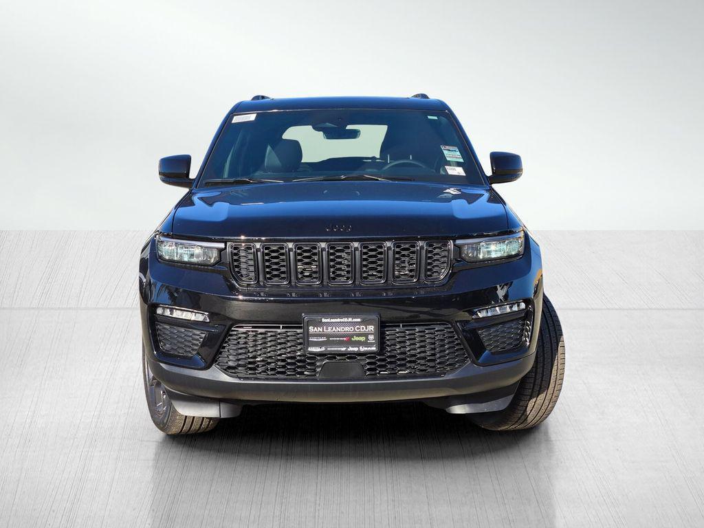 new 2025 Jeep Grand Cherokee car, priced at $49,995