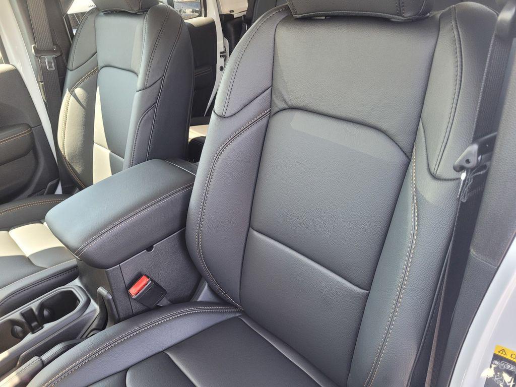 new 2025 Jeep Gladiator car, priced at $44,995