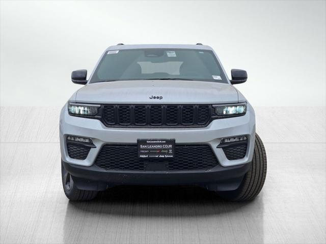 new 2025 Jeep Grand Cherokee car, priced at $45,995