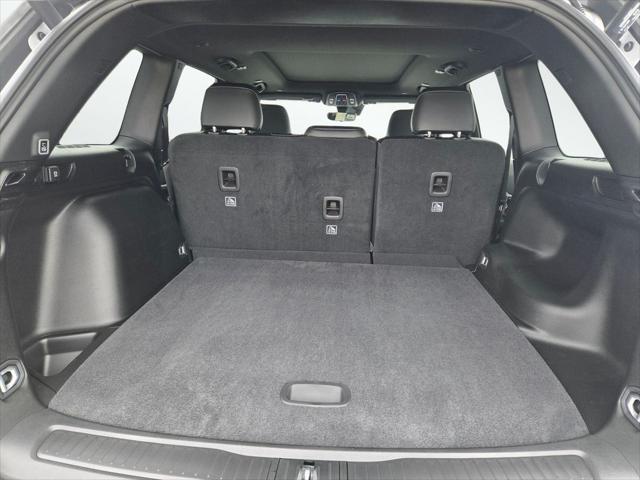new 2025 Jeep Grand Cherokee car, priced at $45,995
