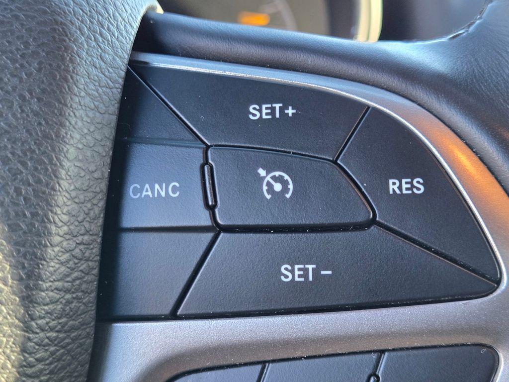 used 2022 Jeep Grand Cherokee car, priced at $26,995