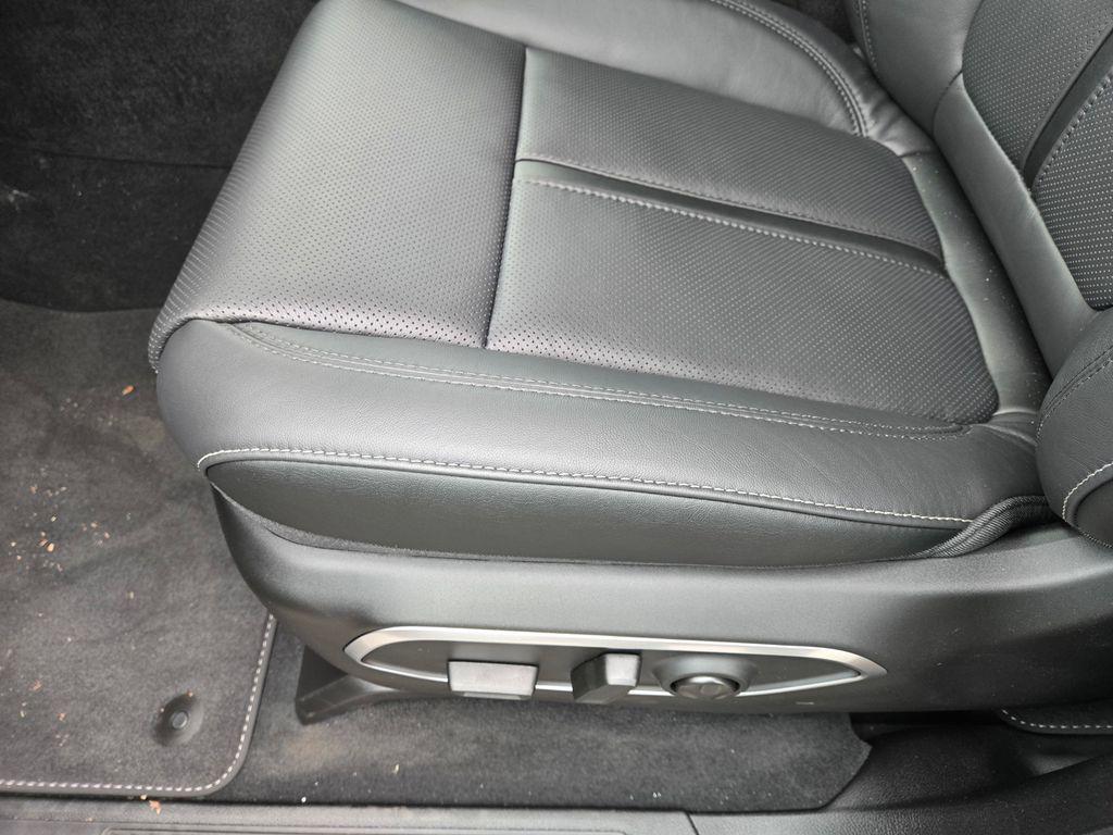 new 2025 Jeep Wagoneer L car, priced at $76,995