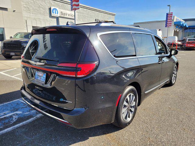 used 2021 Chrysler Pacifica Hybrid car, priced at $34,995