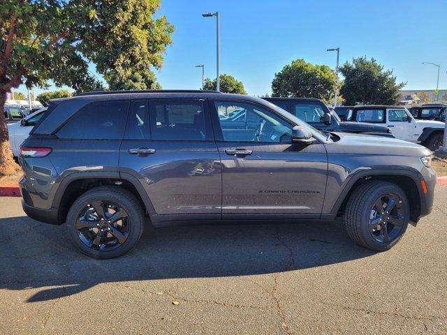 new 2025 Jeep Grand Cherokee car, priced at $45,495