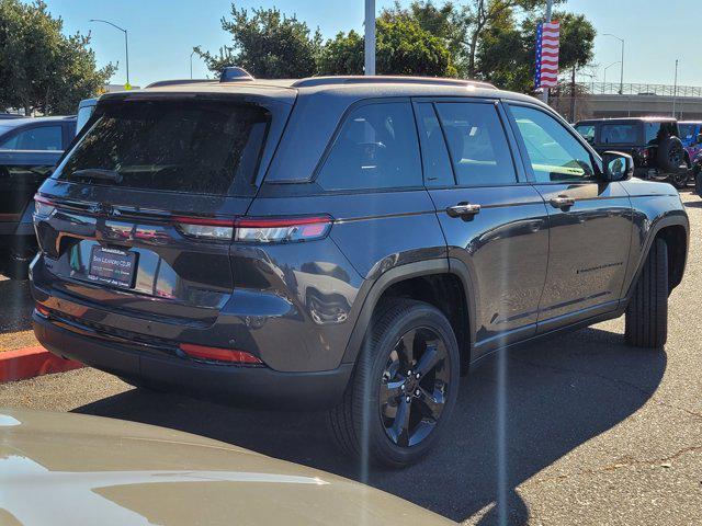 new 2025 Jeep Grand Cherokee car, priced at $45,495