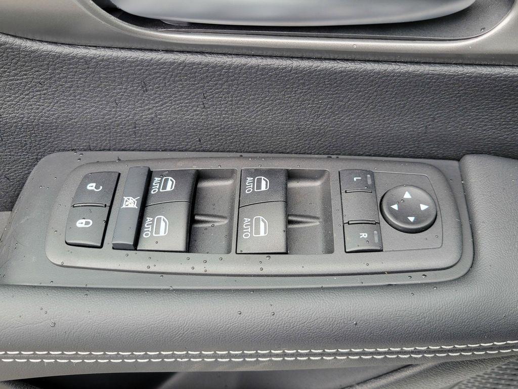 new 2025 Chrysler Pacifica car, priced at $34,745