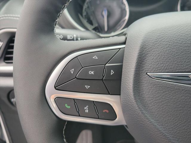 new 2025 Chrysler Pacifica car, priced at $42,426