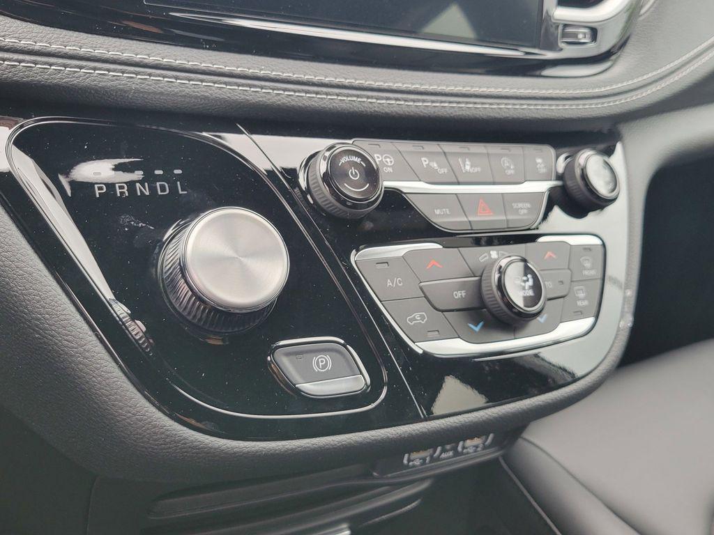 new 2025 Chrysler Pacifica car, priced at $34,745