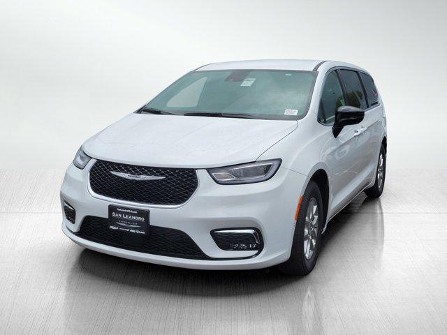 new 2025 Chrysler Pacifica car, priced at $41,995