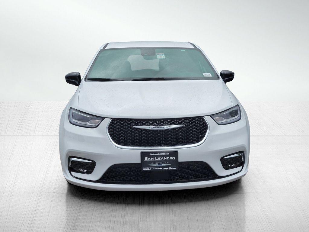new 2025 Chrysler Pacifica car, priced at $34,745
