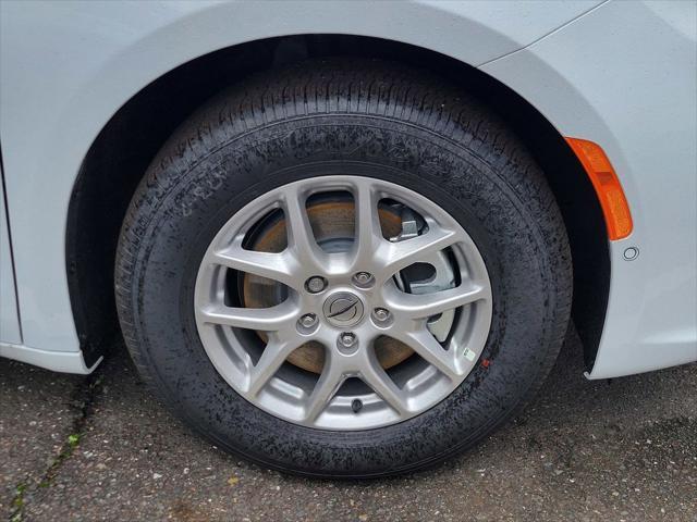 new 2025 Chrysler Pacifica car, priced at $42,426