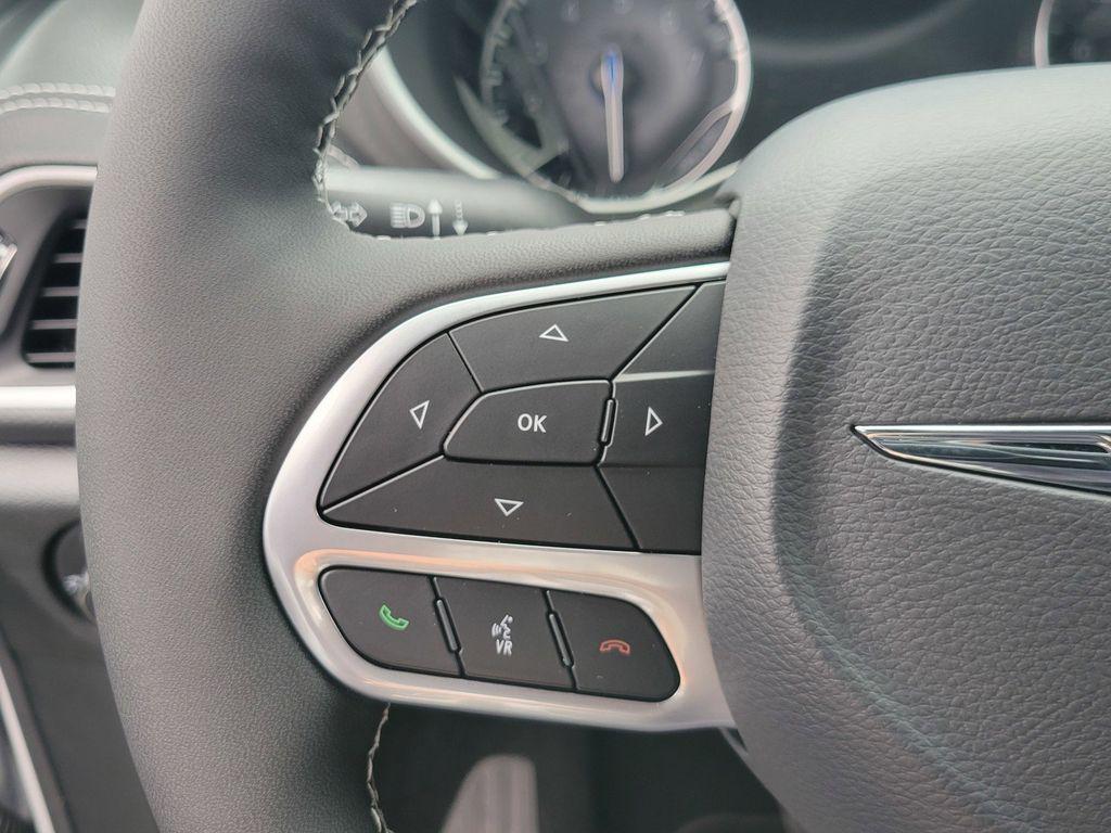 new 2025 Chrysler Pacifica car, priced at $34,745