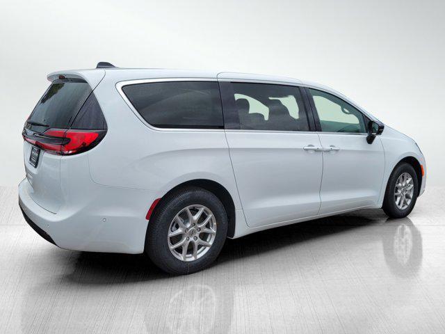 new 2025 Chrysler Pacifica car, priced at $41,995