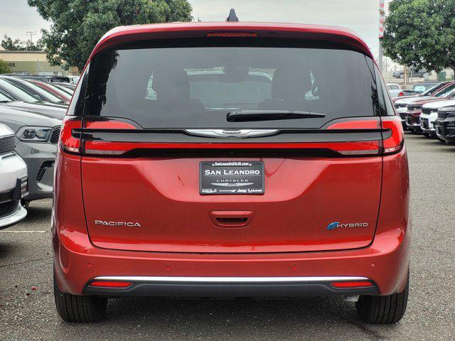 new 2025 Chrysler Pacifica Hybrid car, priced at $37,995