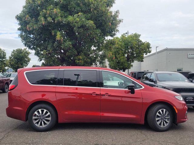 new 2025 Chrysler Pacifica Hybrid car, priced at $37,995