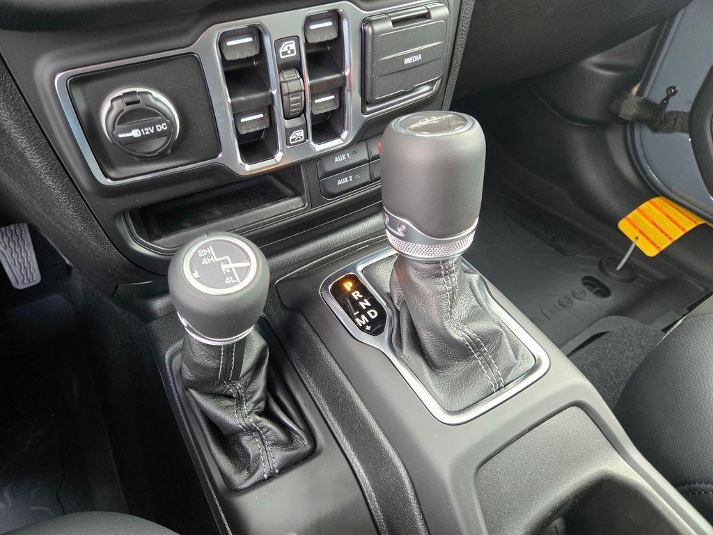 new 2025 Jeep Gladiator car, priced at $44,995